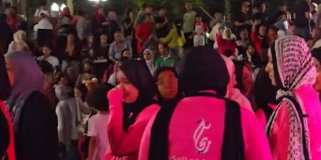 الدموع والحزن يسيطران على الجماهير بعد وداع منتخب مصر كأس العالم (فيديو)