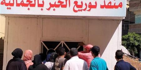 انتظام العمل بمخبز المحافظة الكبير ومنافذ البيع في الدقهلية