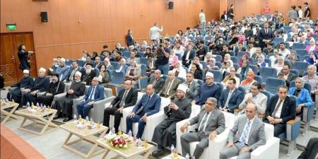وزير الأوقاف ومحافظ الدقهلية يشهدان ندوة الصالون الثقافي حول دور الفكر الوسطي (صور)