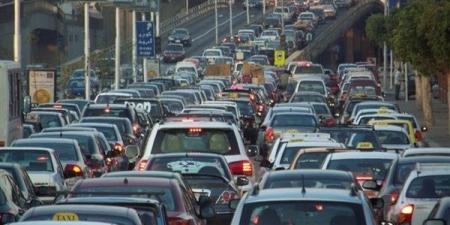 حالة المرور اليوم بالقاهرة والجيزة والقليوبية، سيولة على أغلب المحاور وكثافات محدودة بمناطق الذروة