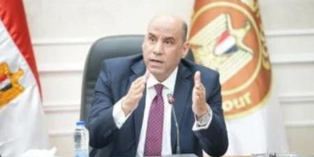 وزارة العمل تفتح التوظيف لمن تجاوزوا سن الـ40.. وتطلق مبادرة دعم الخبرات