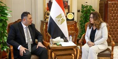 وزيرة التنمية المحلية تتابع مع محافظ دمياط مشروعات الخطة الاستثمارية وملفات التصالح ومنظومة النظافة