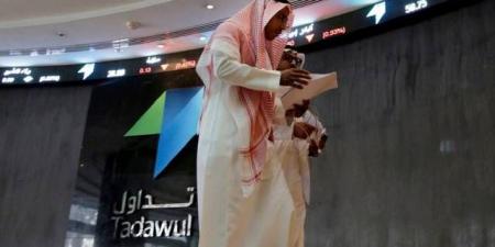 السوق السعودي.. أسهم قيادية ومتوسطة تتصدر المشهد بأحجام التداول عند الإغلاق