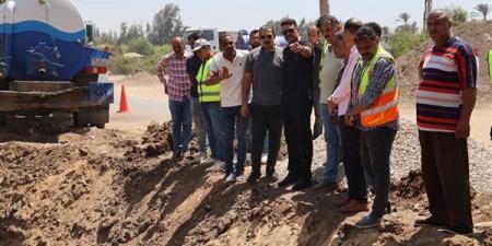رئيس مياه الشرب بالقليوبية يتابع جهود إصلاح خط رئيسي بطوخ