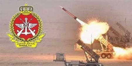 الجيش الكويتي: الدفاعات الجوية تتصدى حاليا لهجمات صاروخية ومسيرات معادية من إيران