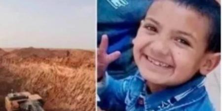 شاهد.. لحظة انتشال جثمان الطفل أيوب وسط تكبيرات أهالى القرية