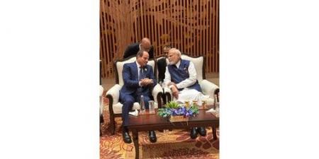 السيسي يؤكد لرئيس وزراء الهند ثوابت الموقف المصري بضرورة تسوية الأزمات بالوسائل السلمية