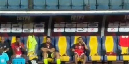 "المزاج مش رايق"، شاهد رد فعل محمد صلاح بعد خروجه أمام أنجولا (فيديو)