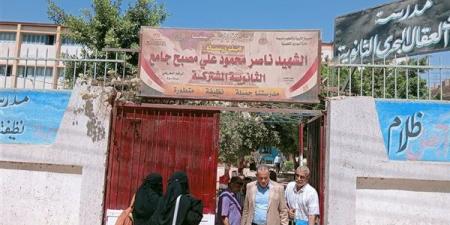 فريق "الأتوبيس الطائر لتعليم أسيوط" يتفقد 30 مدرسة بقرى البداري في يوم واحد