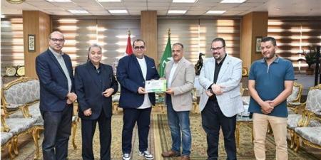 لإجرائها 982 عملية جراحية، محافظ الشرقية يكرم مديري المستشفيات المتميزة
