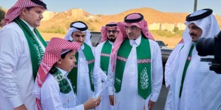 مدير تعليم الطائف يشارك طلاب مجمع وادي محرم الاحتفاء باليوم الوطني السعودي