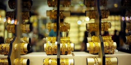 تراجع كبير بأسعار الذهب في الصاغة، خبير يكشف الأسباب