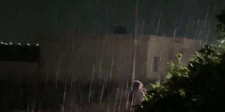 أمطار على جنوب الشيخ زويد مساء اليوم دون تأثير على حركة الحياة