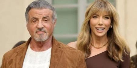 سيلفستر ستالون يشيد بزوجته: "أبقتنى على قيد الحياة"
