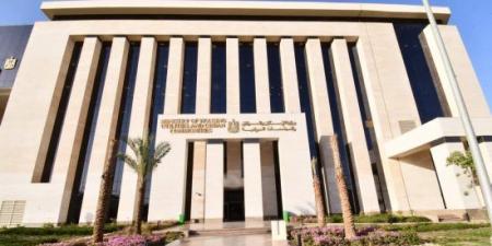 وزيرة الإسكان تُصدر 4 قرارات إزالة لمخالفات بناء بالساحل الشمالي