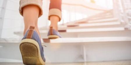 اختبار صعود السلم لمدة دقيقة واحدة يكشف مدى لياقتك البدنية الحقيقية