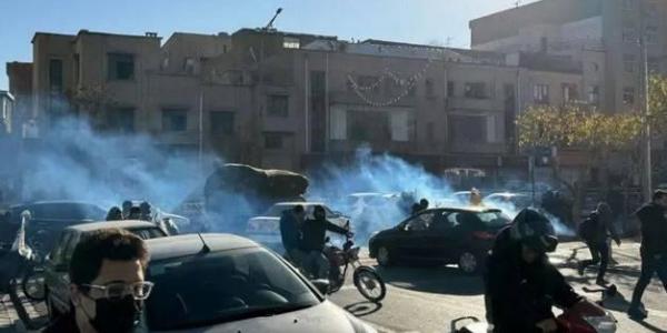 تقارير: انقطاع تام للإنترنت في إيران