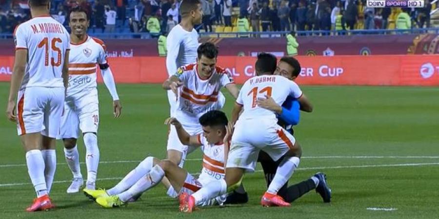 عاجل
      |
      الزمالك
      يوشك
      على
      حَل
      أكبر
      أزماته..
      "8
      قرارات
      لإسعاد
      الجمهور"