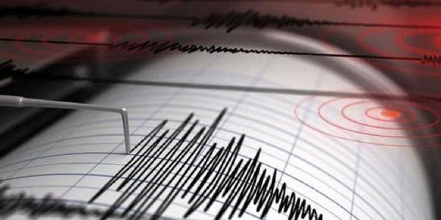 زلزال
      بقوة
      6.6
      درجة
      يضرب
      شرق
      إندونيسيا
