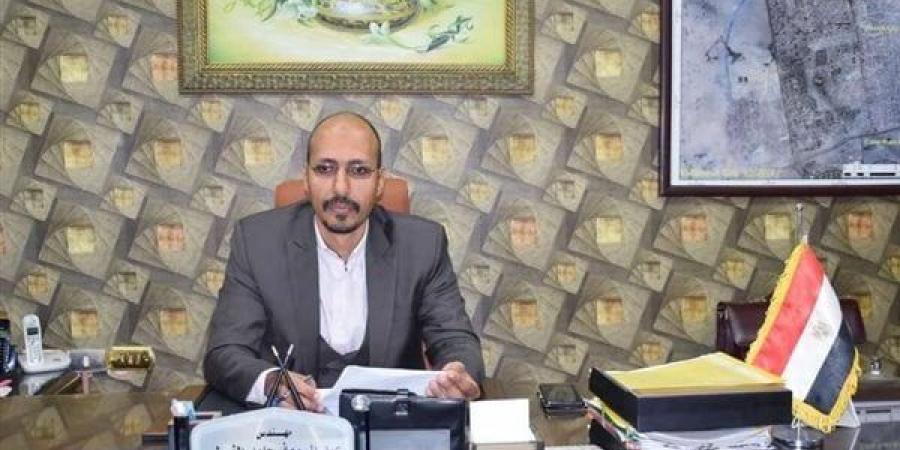 رئيس
      جهاز
      القاهرة
      الجديدة:
      تشكيل
      غرفة
      عمليات
      لمتابعة
      العمل
      بالمرافق
      خلال
      عيد
      الفطر
