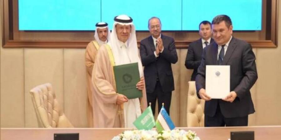 السعودية
      وأوزبكستان
      تُصدران
      بياناً
      مشتركاً
      لرسم
      خريطة
      التعاون
      في
      مجال
      الطاقة