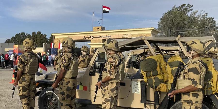 رسميًا
      |
      مصر
      تنفي
      "شائعات"
      استشهاد
      جندي
      آخر
      في
      حادث
      رفح
      الحدودي