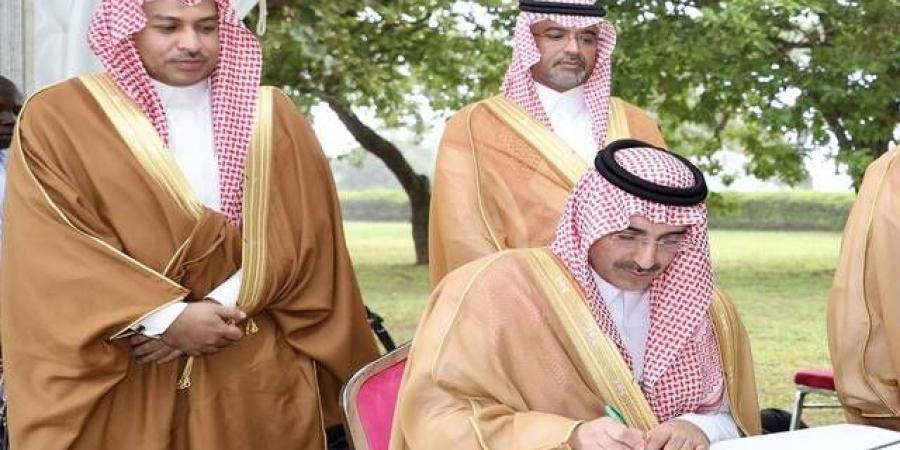 الصندوق
      السعودي
      للتنمية
      يوقع
      مذكرة
      لمنحة
      بغرض
      بناء
      شبكات
      لإمدادات
      المياه
      بأوغندا