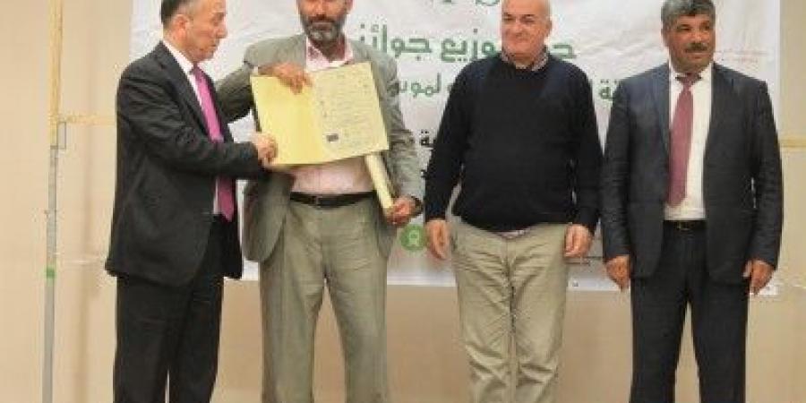 وزير
      الزراعة
      يعلن
      نتائج
      مسابقة
      زيت
      الزيتون
      الذهبي
      لموسم
      2013-2014