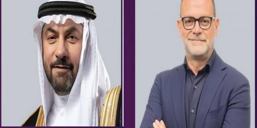فواز
      الحُكير:
      صفقة
      "الفطيم
      للتجزئة"
      إنجاز
      تحولي
      لـ"سينومي
      ريتيل"
      ومساهميها