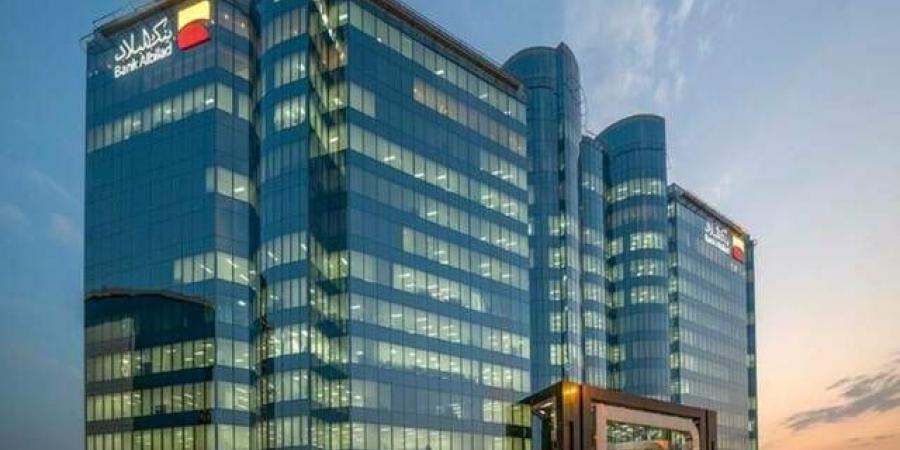 دخل
      العمليات
      يرتفع
      بأرباح
      "بنك
      البلاد"
      إلى
      765.8
      مليون
      ريال
      بالربع
      الثاني
      2025