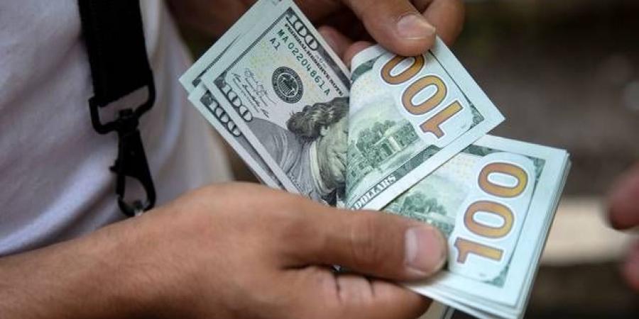 الدولار
      يتراجع
      مع
      ترقب
      الأسواق
      لتعيين
      جديد
      في
      الفيدرالي
