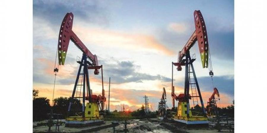 النفط
يتراجع
مع
قرب
نهاية
الطلب
الصيفي