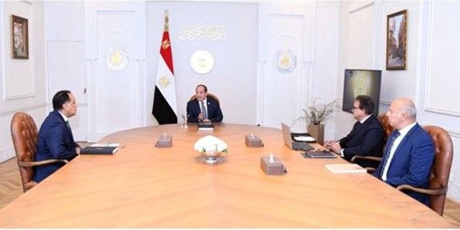 السيسي
يوجّه
بسرعة
الانتهاء
من
تنفيذ
مدينة
النيل
الطبية
ومشروع
المستشفى
التخصصي
للأطفال