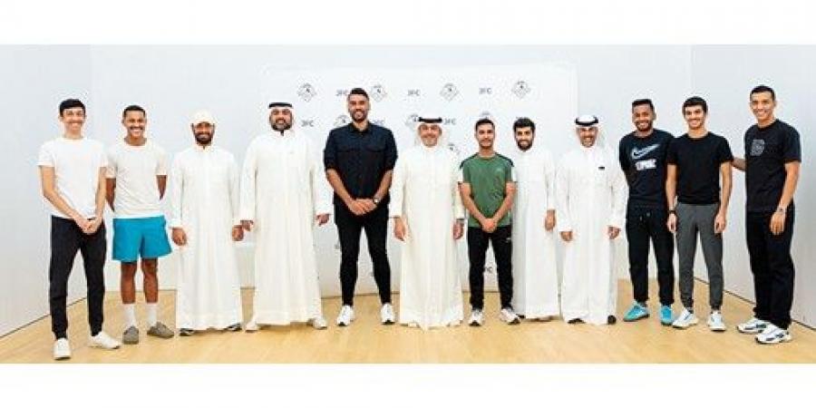 نادي
الجزيرة
الرياضي
لكرة
القدم
يبرم
صفقات
جديدة
ويعزز
جهازه
الفني
بطموح
الصعود
إلى
الدوري
الممتاز