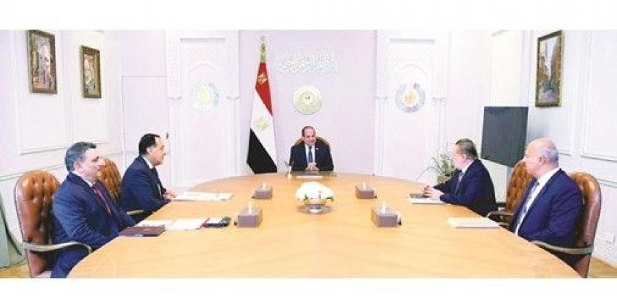 السيسي
يؤكد
أهمية
التركيز
على
زيادة
مستويات
الاحتياطي
من
النقد
الأجنبي
