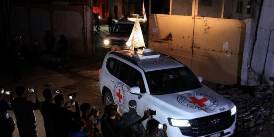 حماس والجهاد تسلمان جثة أسير إسرائيلي