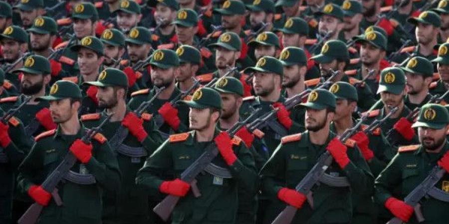 قائد الحرس الثوري الإيراني يحذر الولايات المتحدة وإسرائيل: "أصابعنا على الزناد"