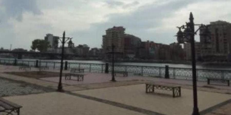 ابتعدوا عن اللوحات الإعلانية والأسطح المتهالكه.. تحذير عاجل من الأرصاد