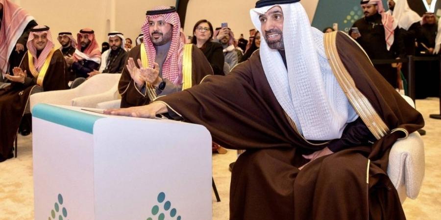 وزير الموارد البشرية والتنمية الإجتماعية يدشن مبادرة الإرشاد المهني الشامل لإعداد جيل المستقبل بمهارات سوق العمل