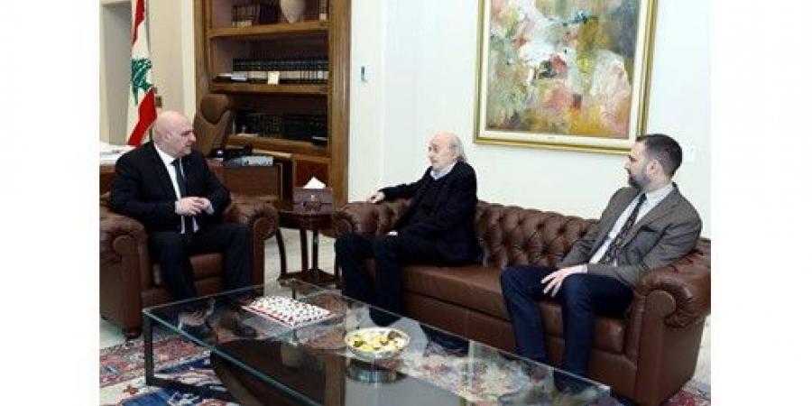 «الاشتراكي» لـ«الأنباء»: وليد جنبلاط حريص على منع الانزلاق للفتنة والصمود بوجه تحديات الحرب