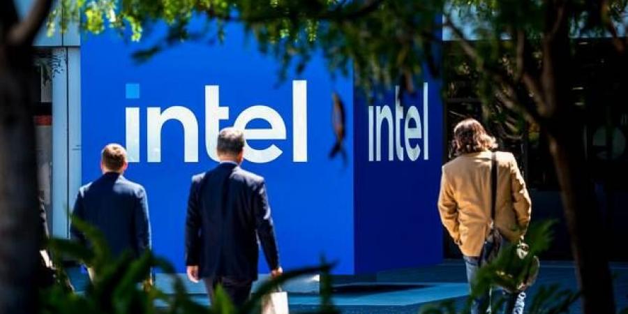 سهم إنتل يقفز 9% بعد السيطرة على مصنع في أيرلندا