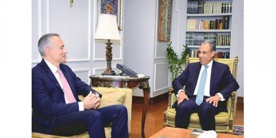 وزير الخارجية يؤكد أهمية بدء اللجنة الوطنية لإدارة غزة بممارسة مهامها تمهيداً لعودة السلطة الفلسطينية