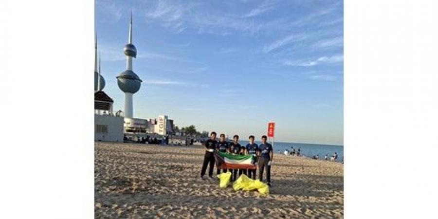 فريق الغوص نفّذ حملة بيئية لتنظيف ساحل الأبراج