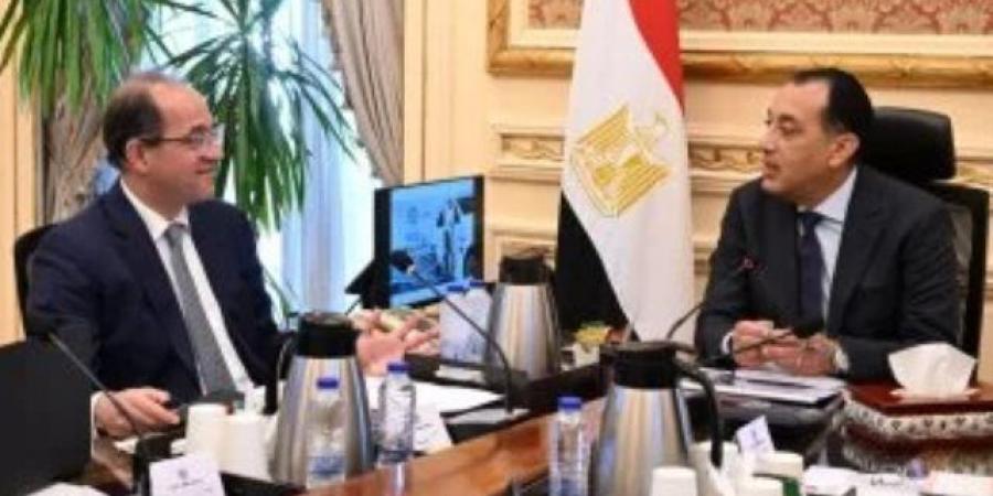 والحصول على أفضل العروض.. رئيس الوزراء يوجه بالمفاوضات مع وكلاء السيارات الكهربائية للتعاقد على أول دفعة