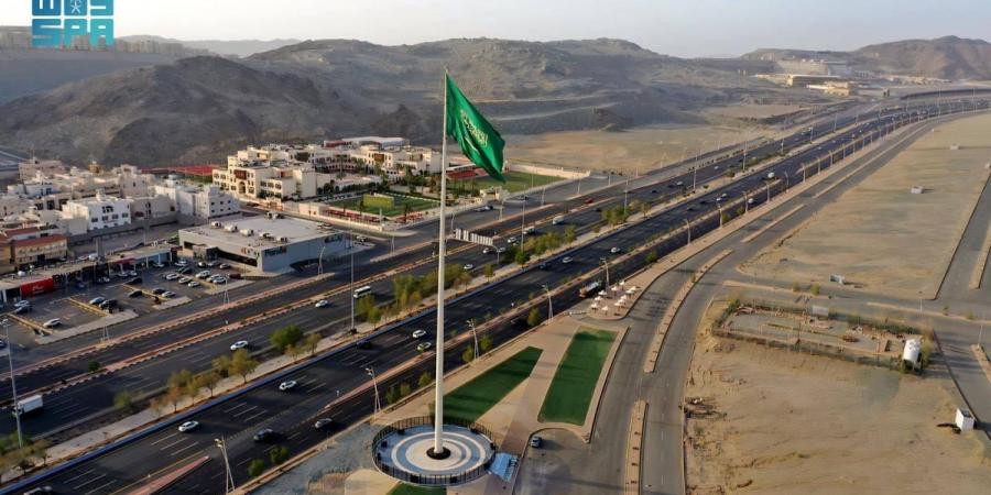 تنفيذ أعمال مشروع محاور مكة على طريق الأمير محمد بن سلمان يُجسّد أنسنة المكان ويرتقي بالمشهد البصري