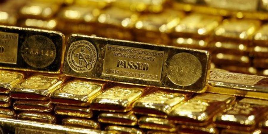 الذهب يواصل تراجعه، خسائر جديدة تضرب الأسعار بالصاغة