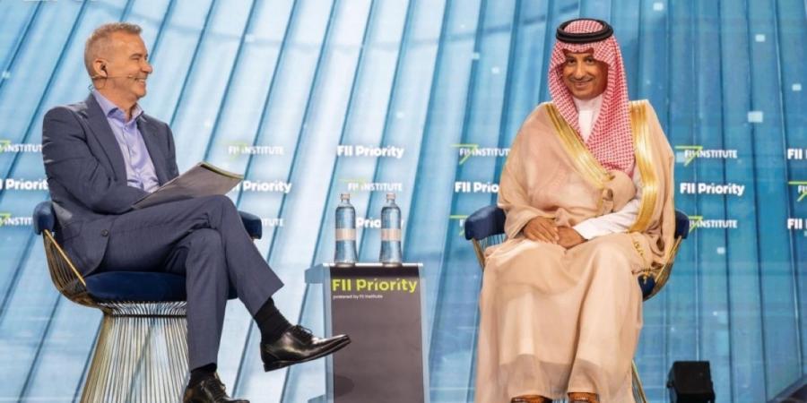 وزير السياحة يستعرض 
نموذج التحول الاستثنائي للقطاع السياحي السعودي