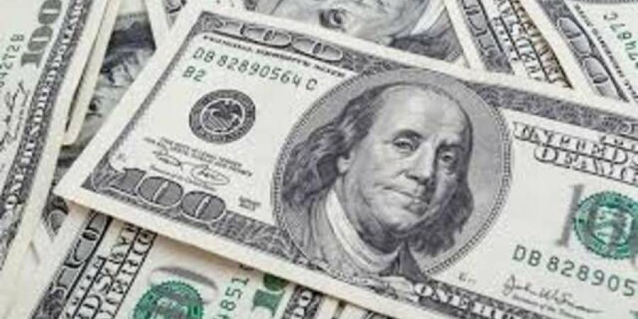 الدولار يقفز لأعلى مستوياته في عام وسط توقعات رفع الفائدة