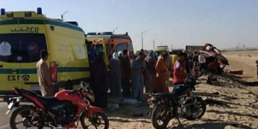 إصابة 3 شباب في تصادم سيارة وموتوسيكل قرب دمشير بالمنيا