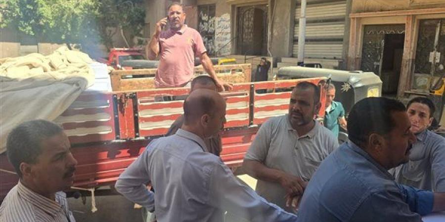 توزيع طن لحوم على الأسر الأولى بالرعاية بقرى منفلوط بأسيوط